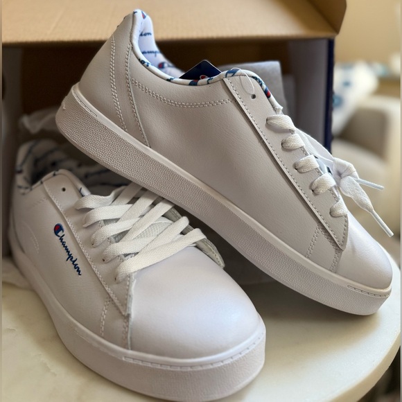 Champion Women’s White and Blue Sneakers Size 11 - Picture 2 of 4
